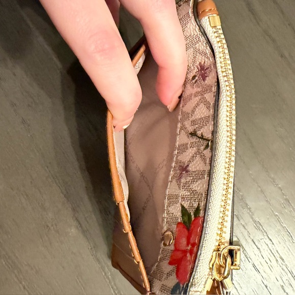 Michael Kors New Card Coin Purse with Wristlet - Picture 7 of 8